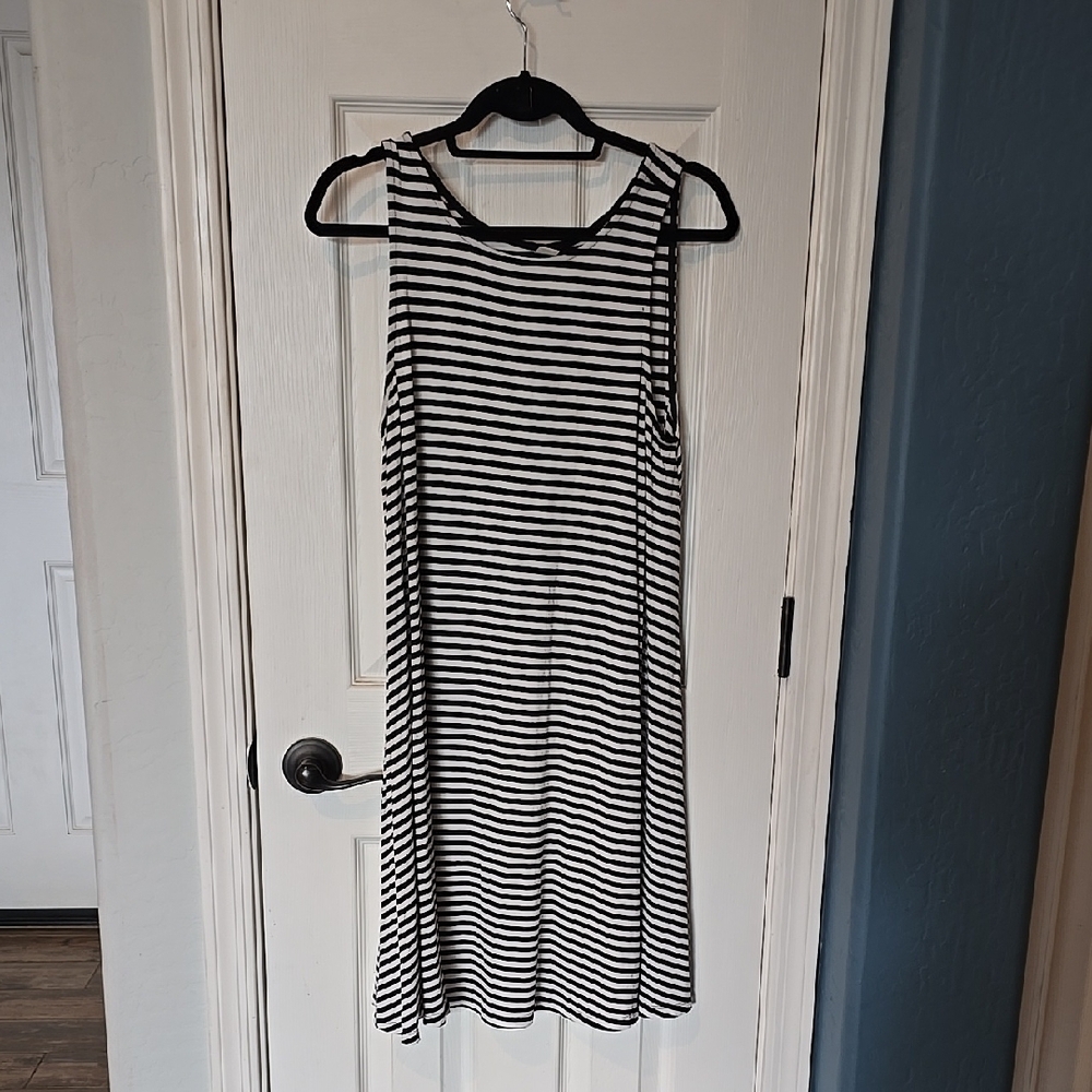 Black and White Striped Sleeveless Dress